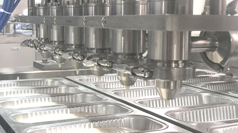 The filling and sealing machine selects the optimal filling technology based on the physical properties of the material to avoid problems such as 